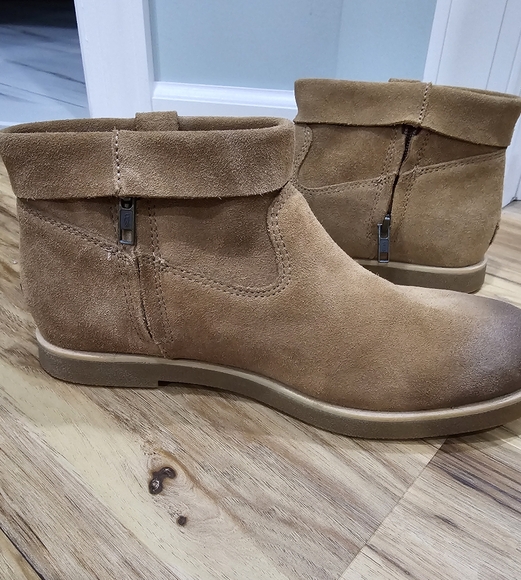 Ugg womens flat bootie boots. Tan suede. NWOT  sz. 8.5 - Picture 7 of 11